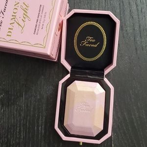 Too Faced Diamond light Highlight